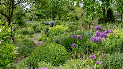 Der Kreislehrgarten verwandelt sich im Frühjahr in ein wahres Blütenmeer